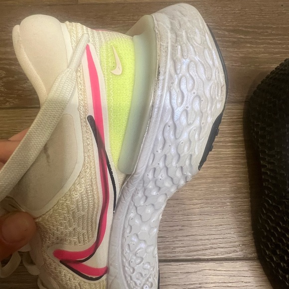 Women's Nike Zoom X Invincible Run Flyknit Running Shoes - Picture 9 of 15